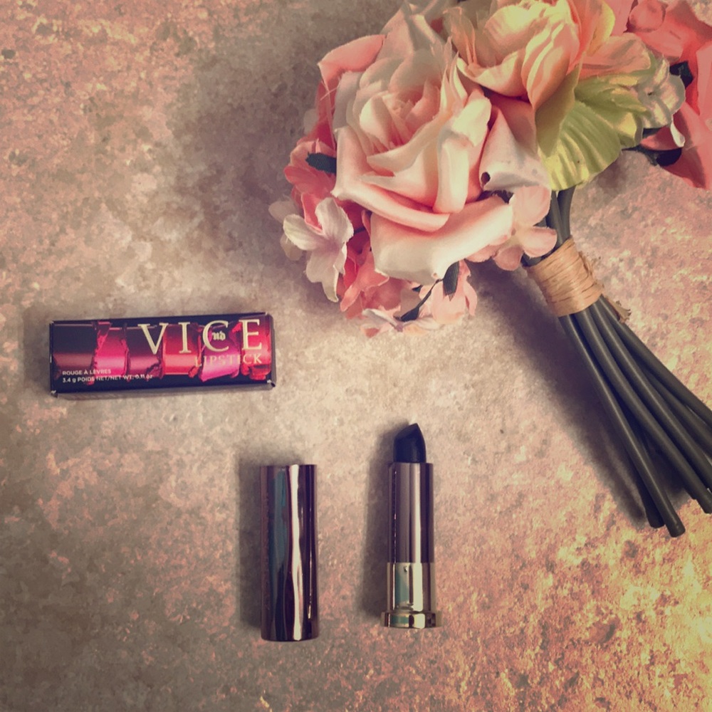 Urban Decay Vice lipstick in Perversion